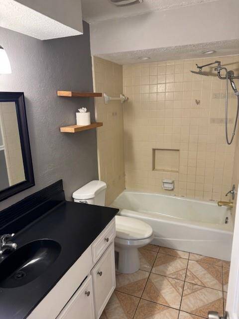 Bathroom with bathtub