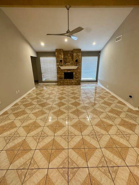 Spacious Livingroom