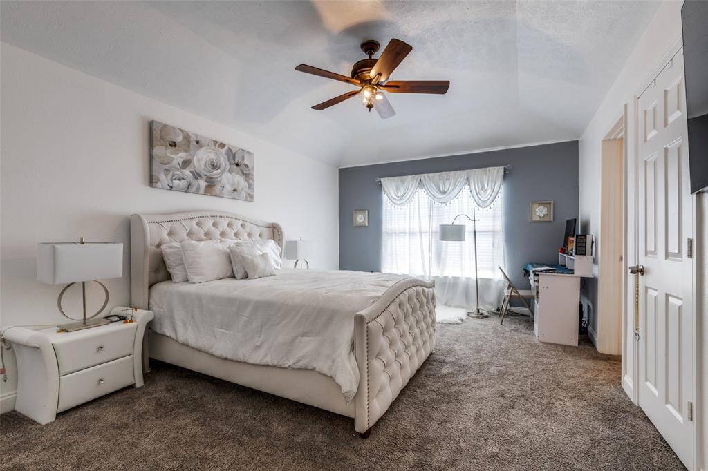 Bedroom 4 with Shared Bathroom