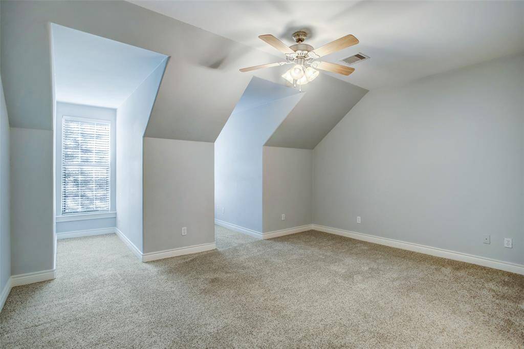 3rd floor ensuite guest bedroom view.