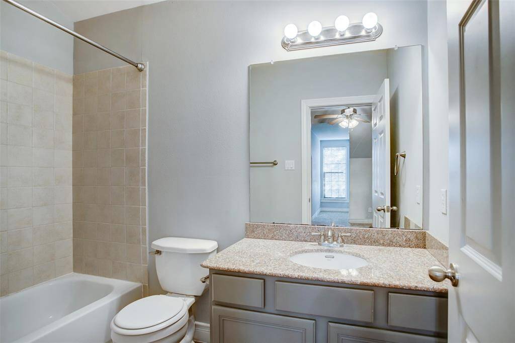 3rd floor third ensuite guest bathroom view.