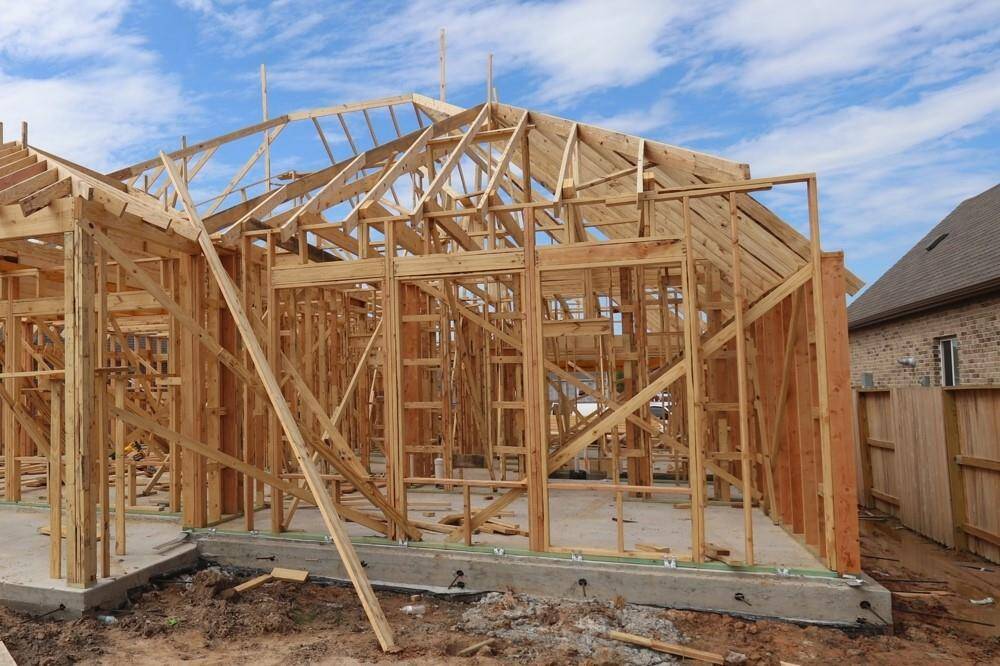 Let us show you how our advanced framing techniques have stood the test of time and allow more insulation for a quieter and more energy efficient home.