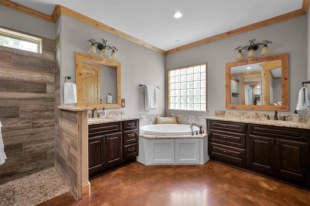 Primary Bath Soaking Tub, Double Vanity Sinks