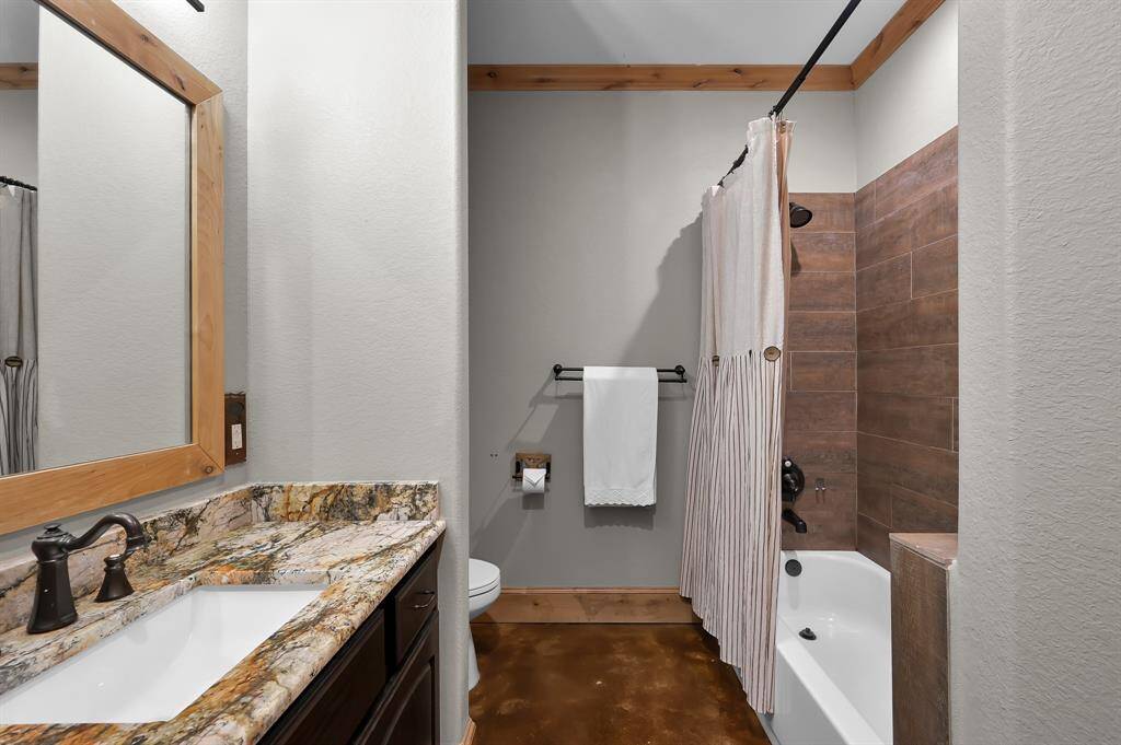 Secondary En Suite Bath