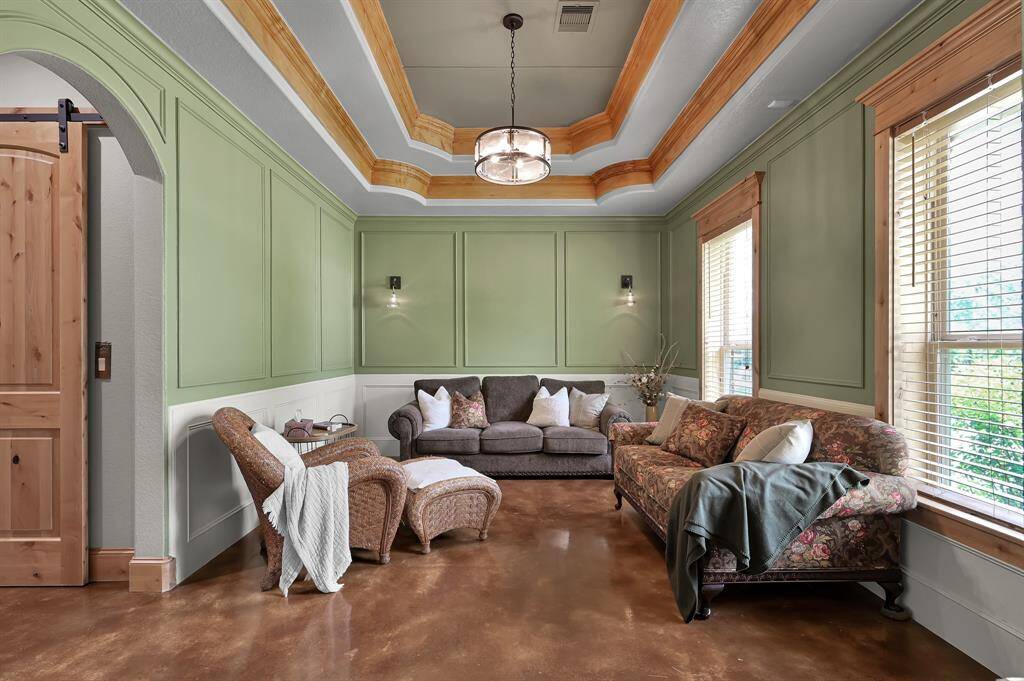 Formal Dining