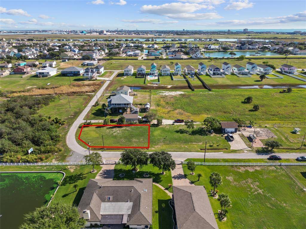 Large Lot in Galveston for a LOW price