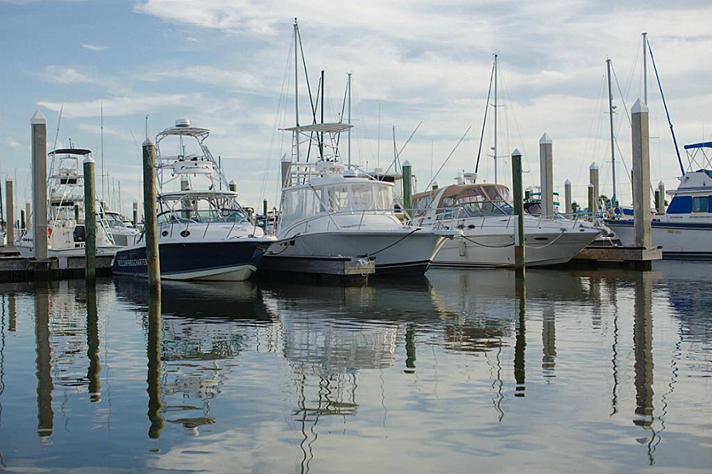 Full service state-of-the-art marina can accommodate a variety of boats including pleasure crafts up to 125'