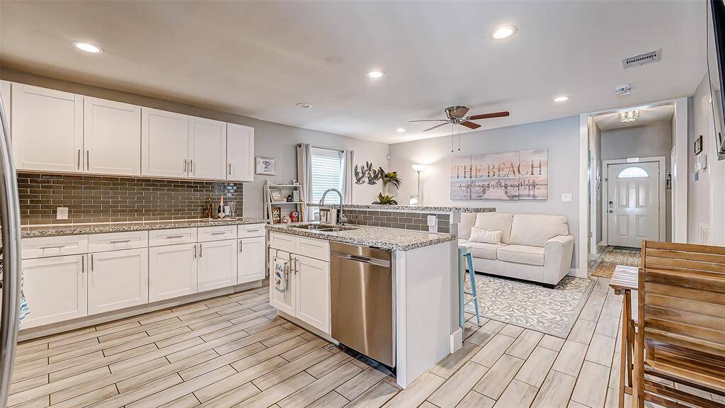 Kitchen colors are of soft sand!