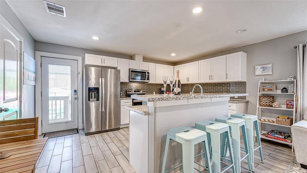 Open floor plan!