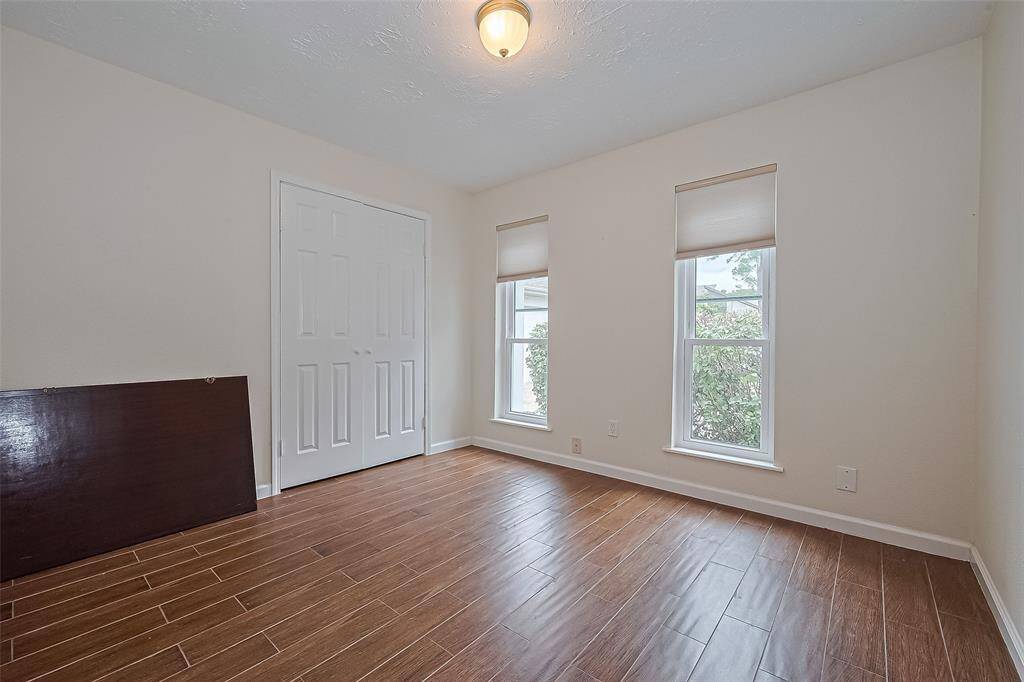 Secondary bedroom