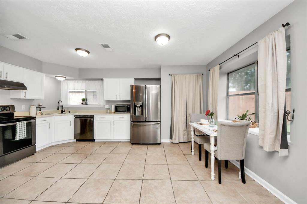 Enjoy entertaining and meals in this open kitchen.