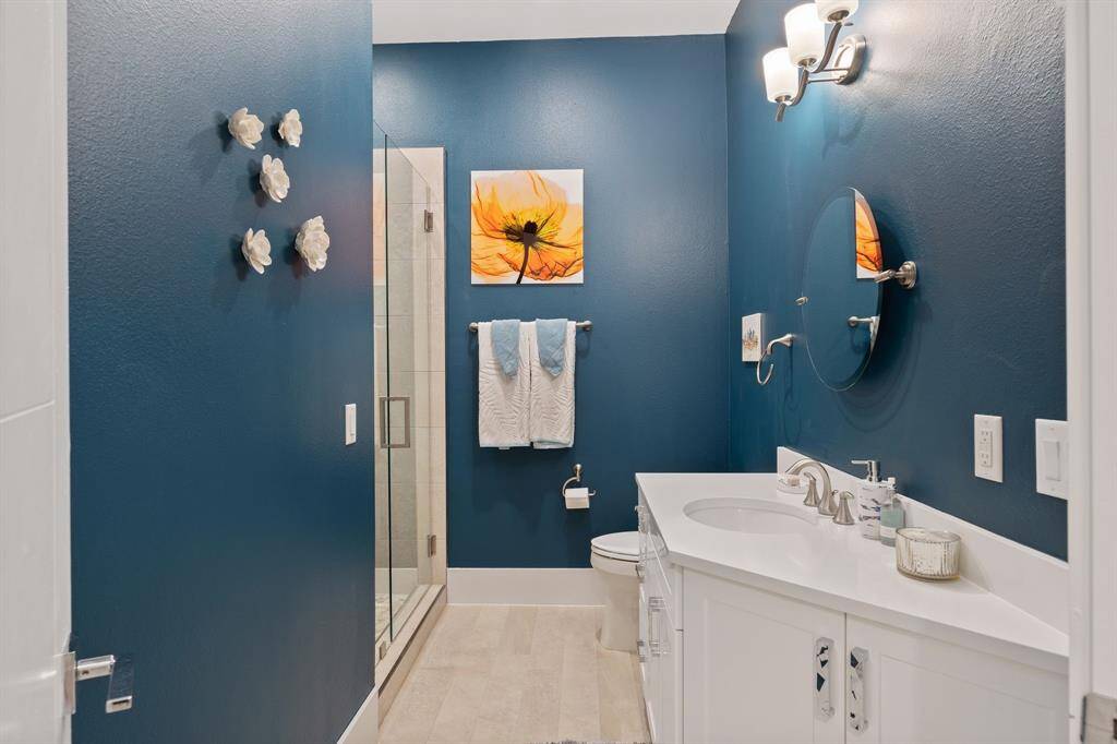 2nd bathroom