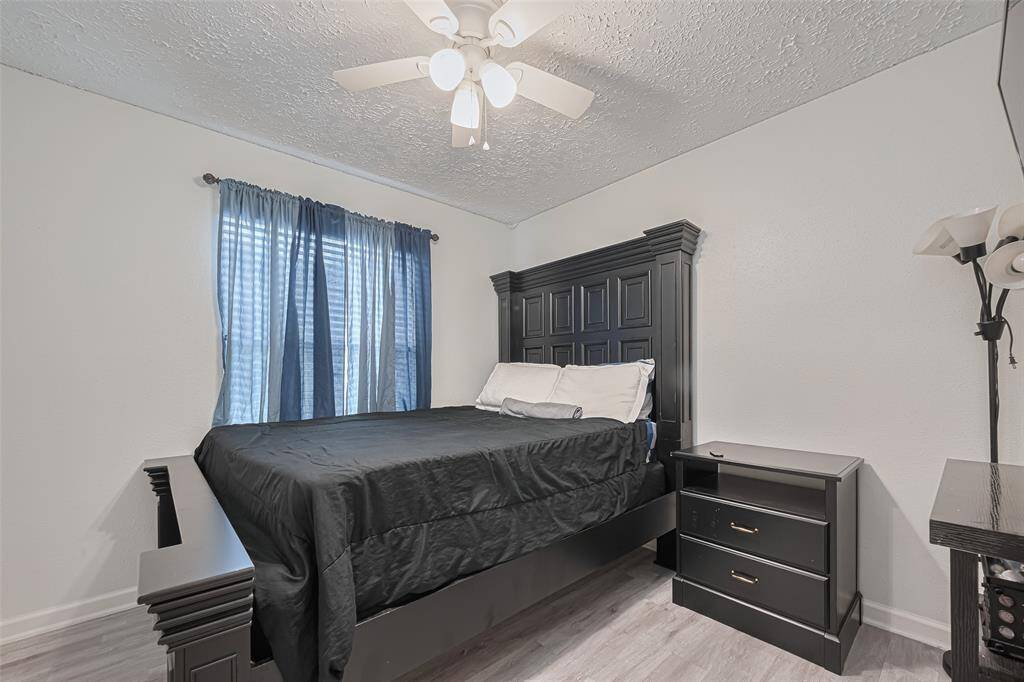Secondary bedroom is light & bright & good sized