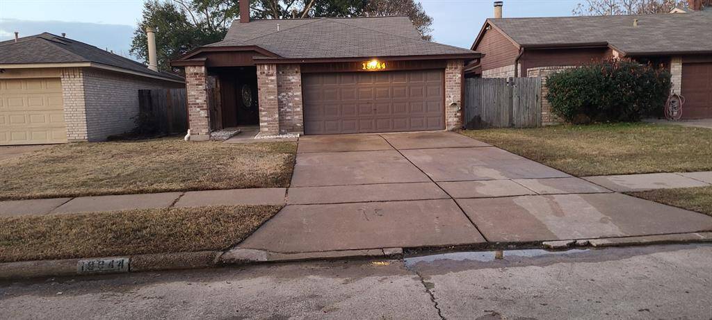 Well kept exterior and stunning interior...prepare to love it!