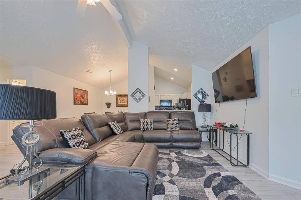 Popular open floor plan; living, dining and kitchen are all open to one another. While cooking, you can still feel part of the group. You are never isolated here.