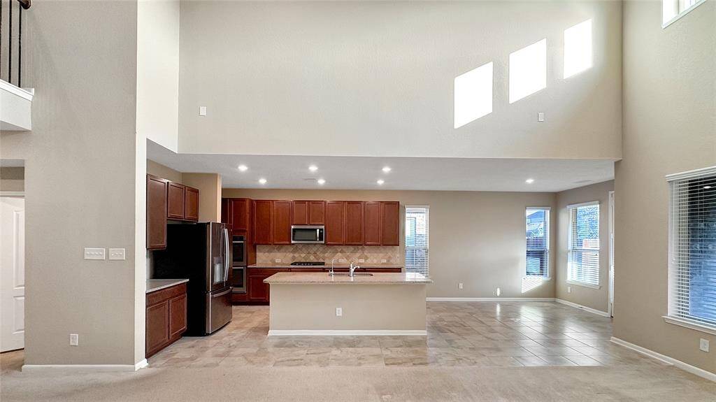 Breakfast nook next to kitchen