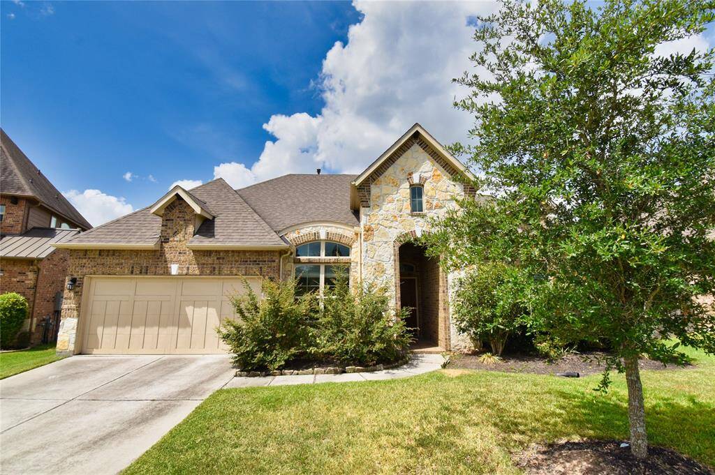 Gorgeous 4 bedroom home with a study in McKenzie Park