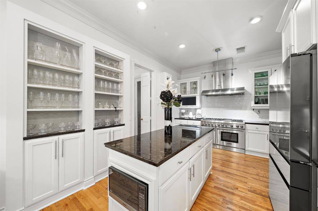 Built-in shelving to display your special glassware.