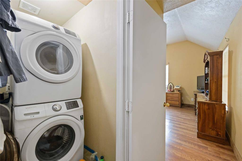 Washer/dryer room