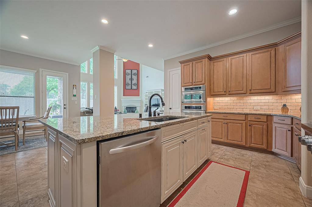 Cook with a view! Stunning outdoor scenery makes this kitchen extra special.