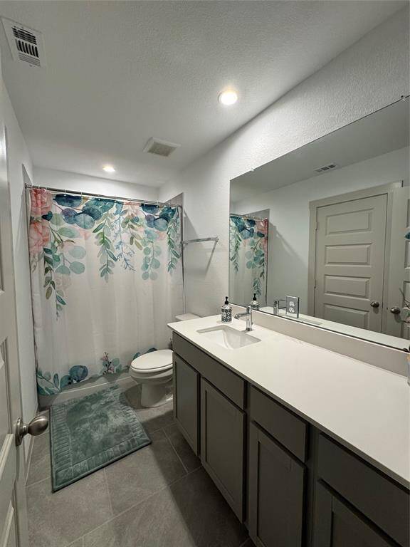 Guest-suite Bathroom