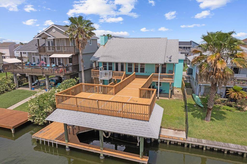 Boat house/dock