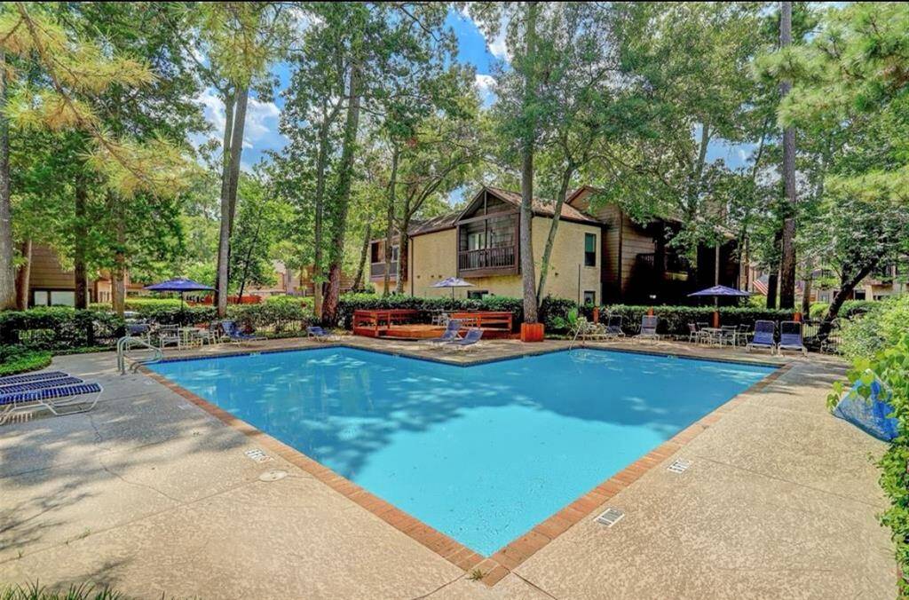 Community pool
