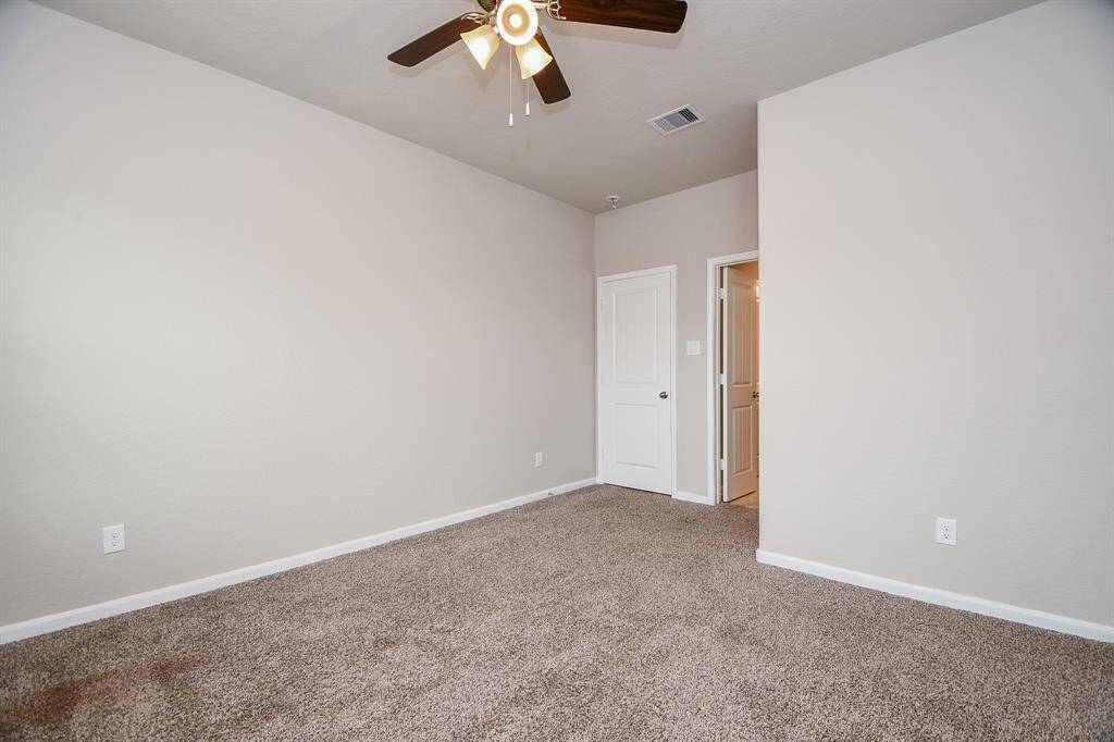 2nd bedroom with full bathroom