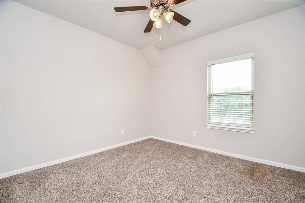 2nd bedroom with full bathroom