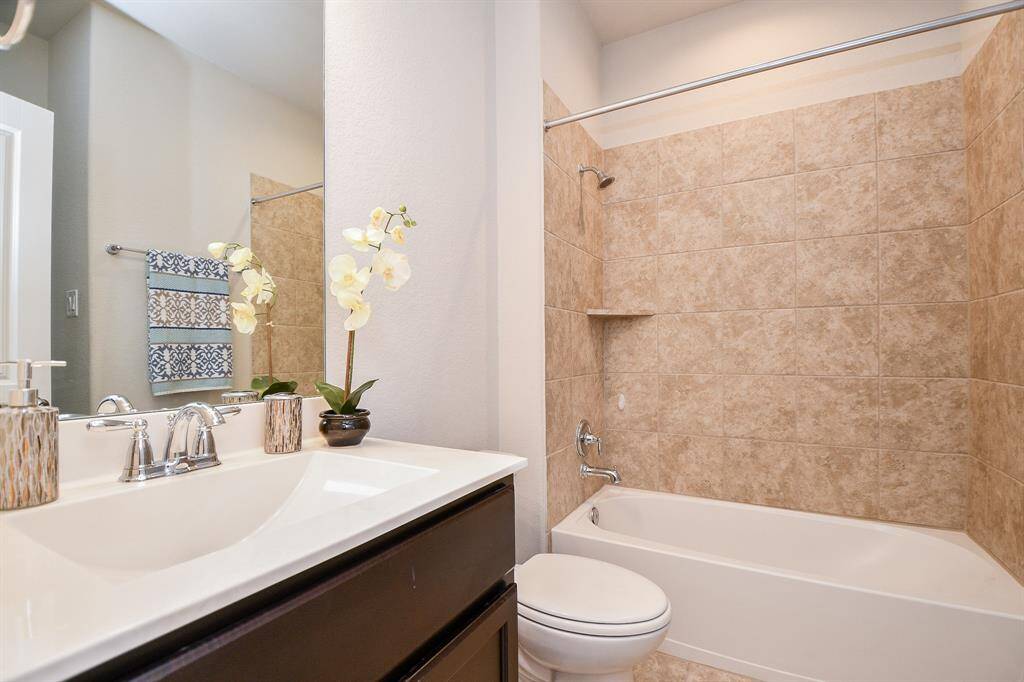 2nd bathroom