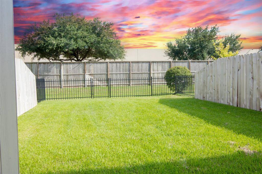private backward with no back neighbors