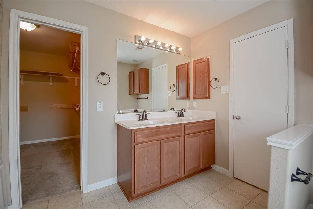 Double sinks and with built-in medicine cabinet