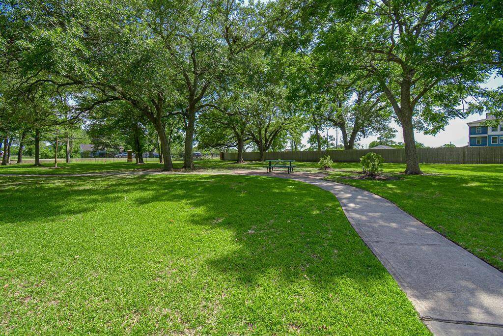 Community park and playscape of Skyview Park