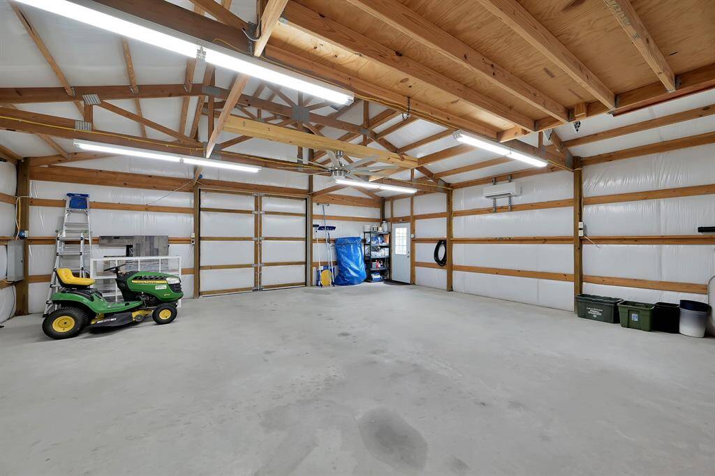 If you're looking for a home with its own Workshop, THIS IS IT!