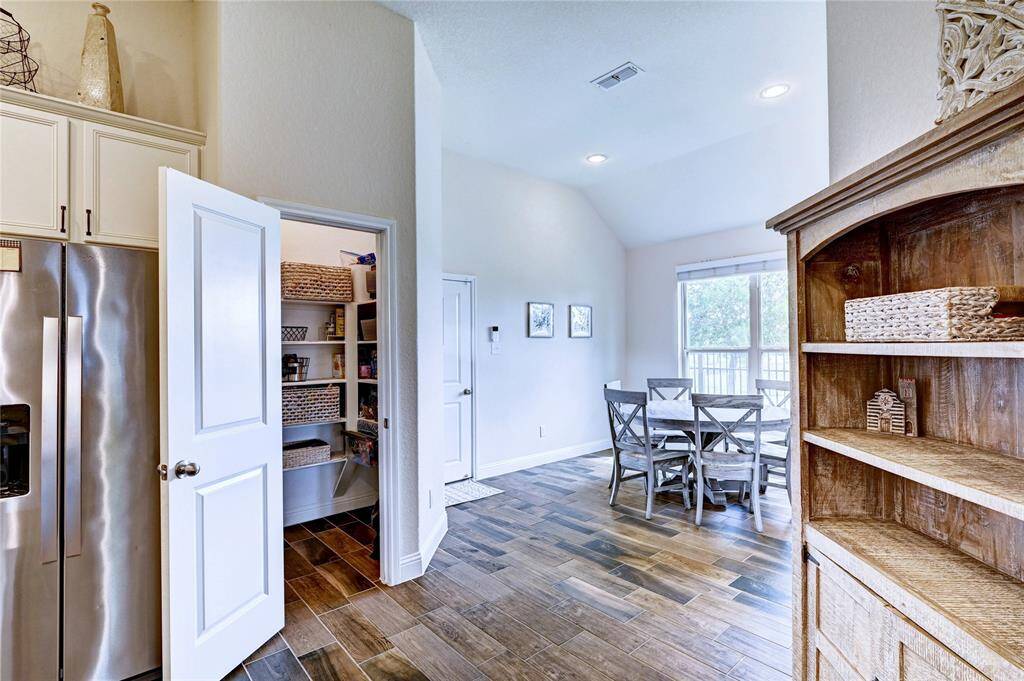 Walk-in Pantry