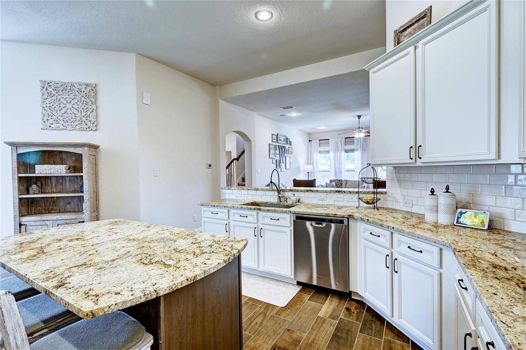 Open & spacious Kitchen