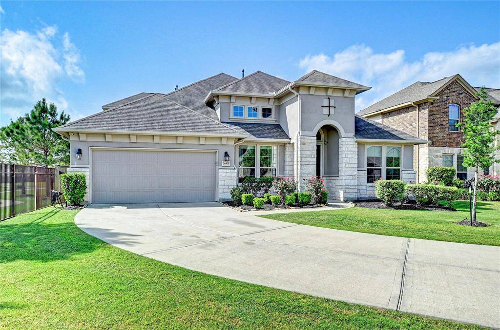 Great Curb Appeal!