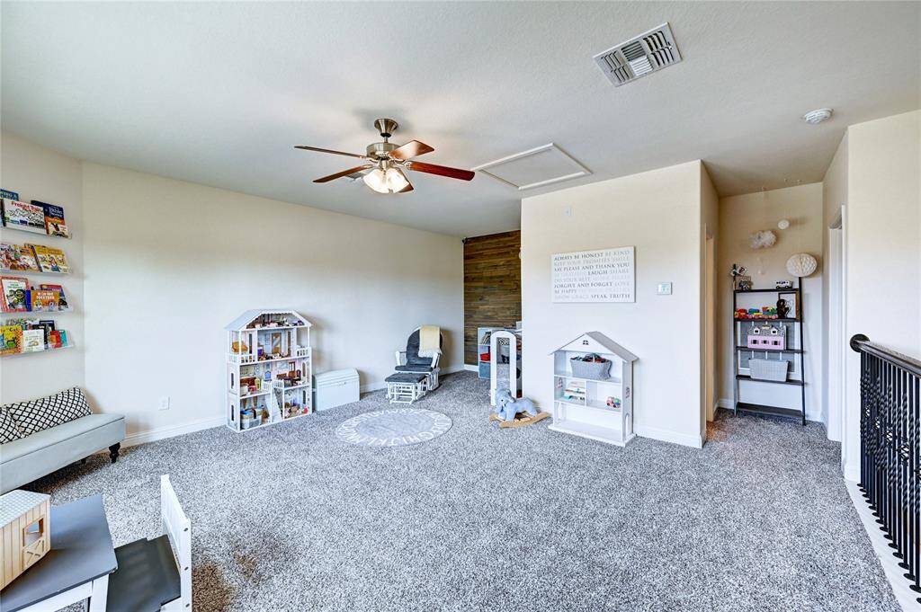 Spacious Gameroom