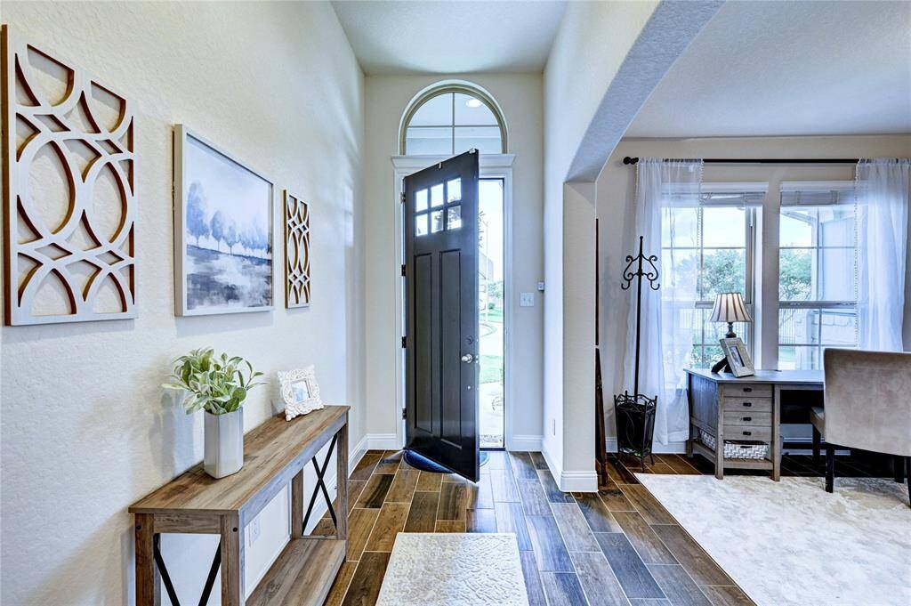 Open & Bright Entry