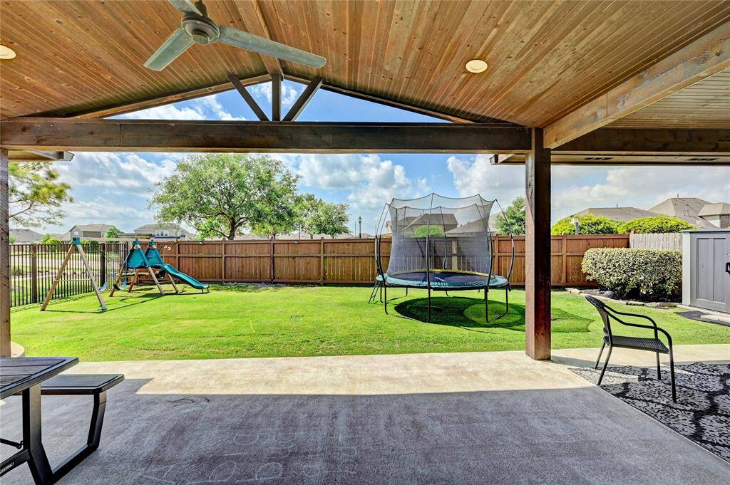 HUGE Covered Patio, great for entertaining