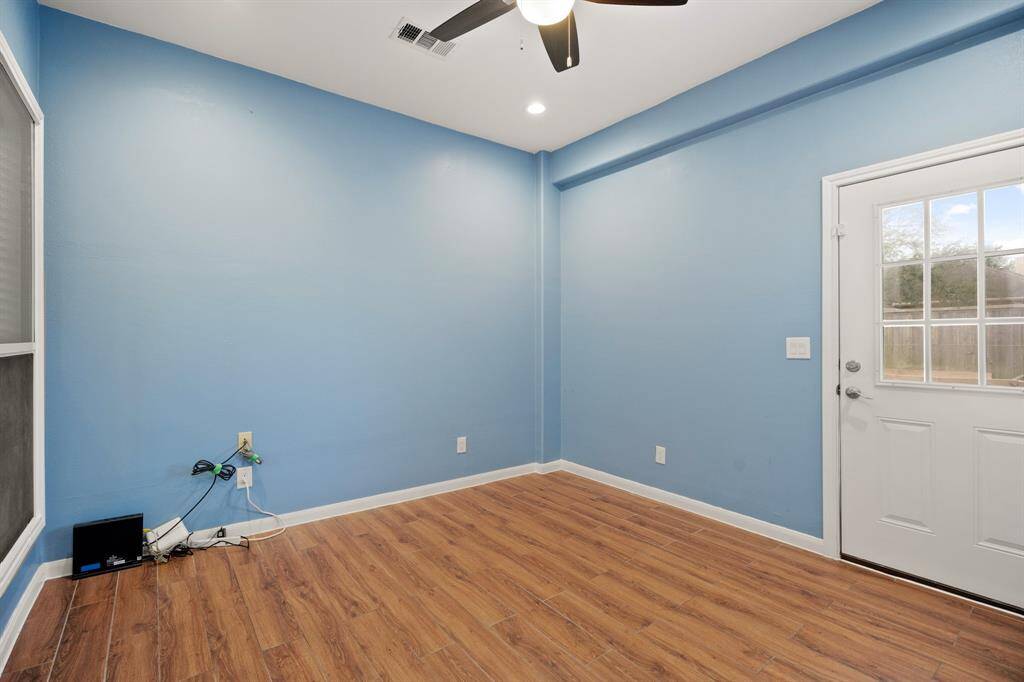 Office/ flex room