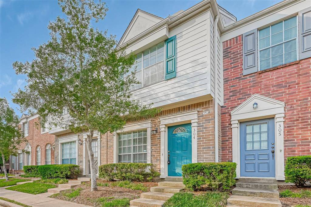 Welcome Home to 2930 Grant Lake Blvd #304.