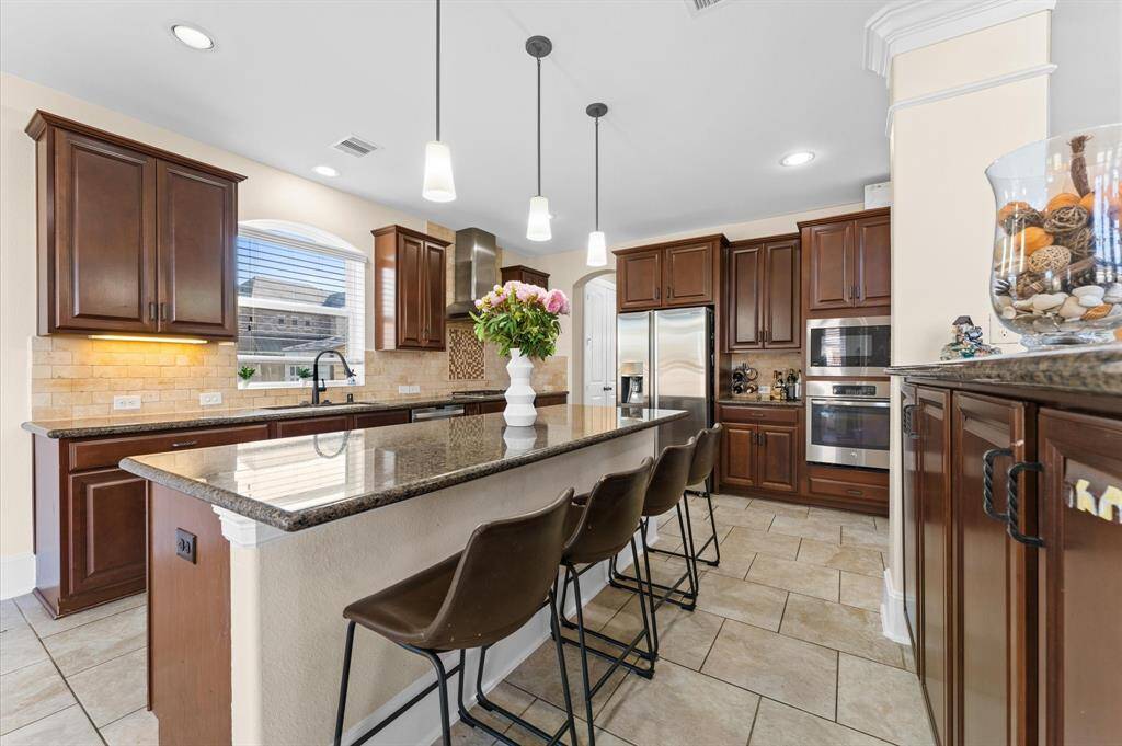 Definitely designed for people who like to cook and entertain at the same time