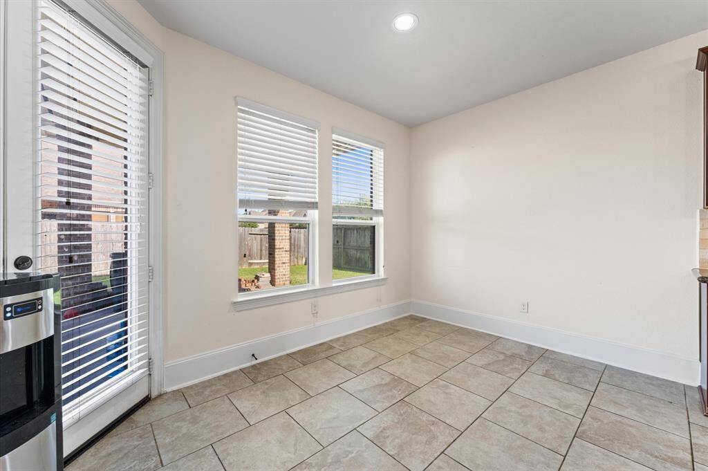 Formal breakfast room quietly says "Luxury"
