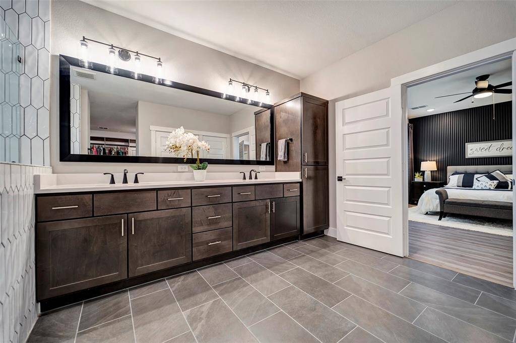 he beautiful cabinets also allow for storage of linens & towels.