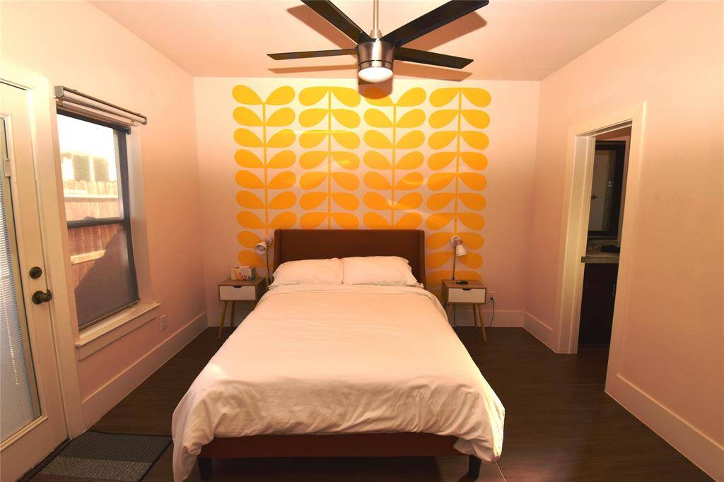 Ground floor bedroom with en suite bathroom