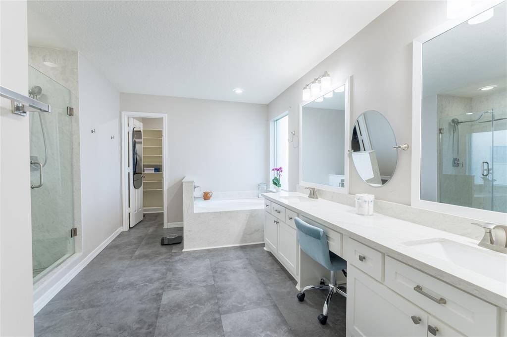 Primary en-suite