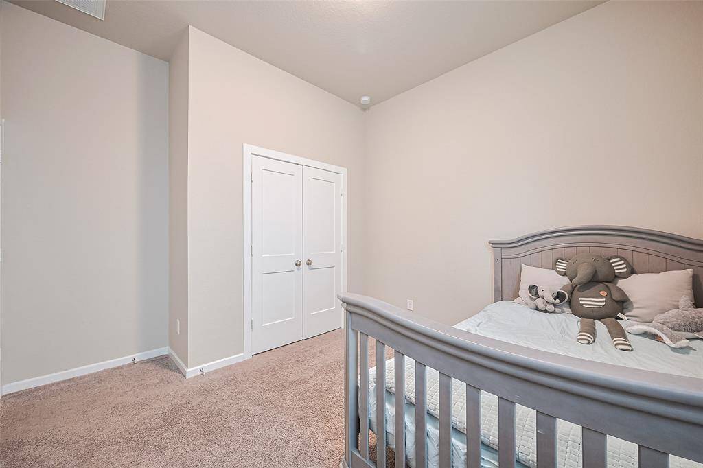 Secondary bedroom