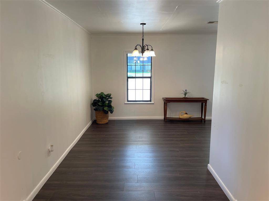 Dining room with the outside view.