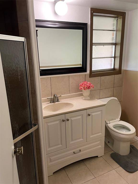 Guest Bathroom.